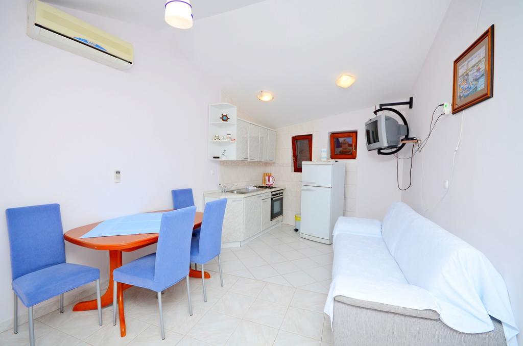 Apartments Hrgovic Rogoznica  Buitenkant foto
