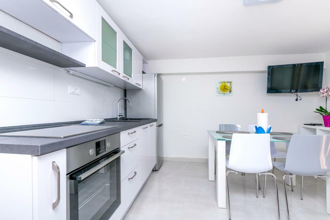 Apartments Hrgovic Rogoznica  Buitenkant foto